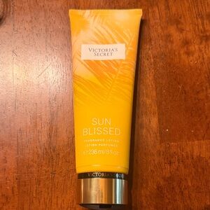 Victoria's Secret Sun Blissed Lotion - Vibrant Yellow